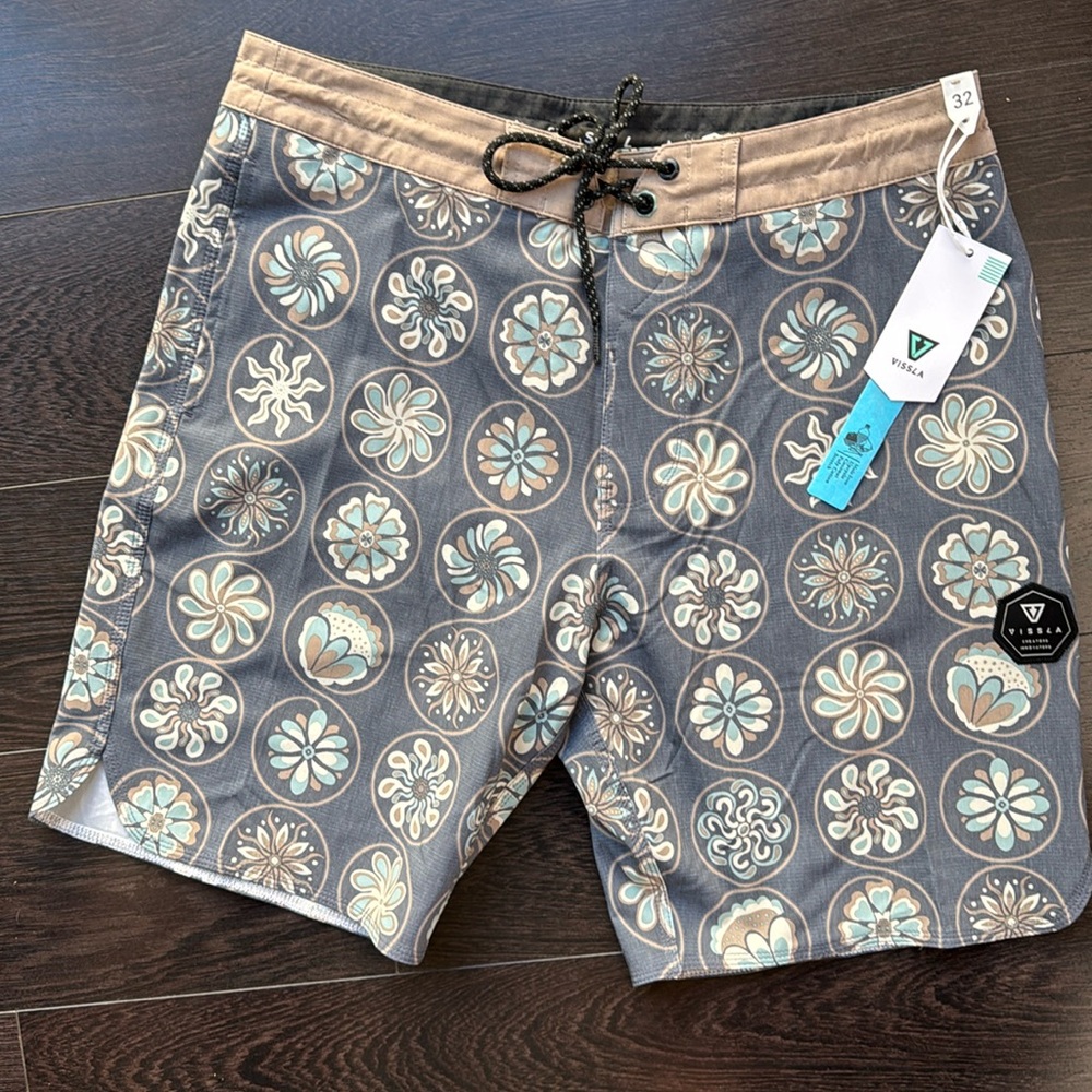 VISSLA Gray and Tan Patterned Board Shorts